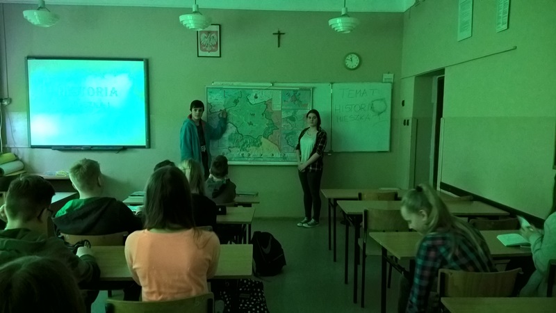 UCZNIOWIE PROWADZĄ LEKCJĘ!