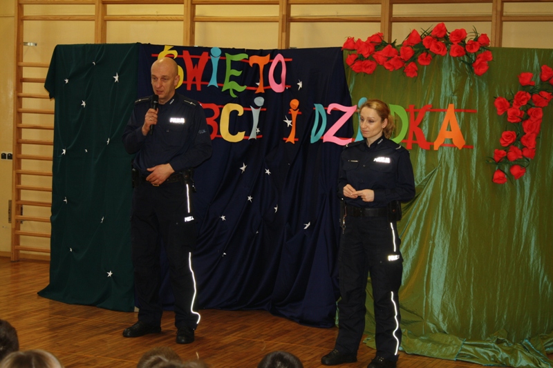 UJĄCY APEL SZKOLNY W GIMNAZJUM