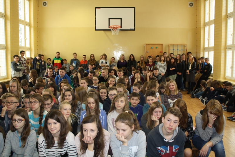 UJĄCY APEL SZKOLNY W GIMNAZJUM