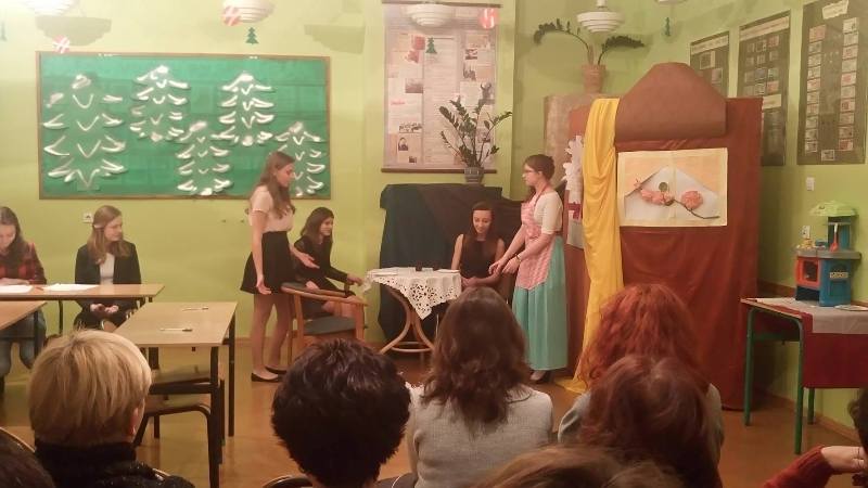 KLASOWE PRZEDSTAWIENIE „KOPCIUSZEK” DLA RODZICÓW