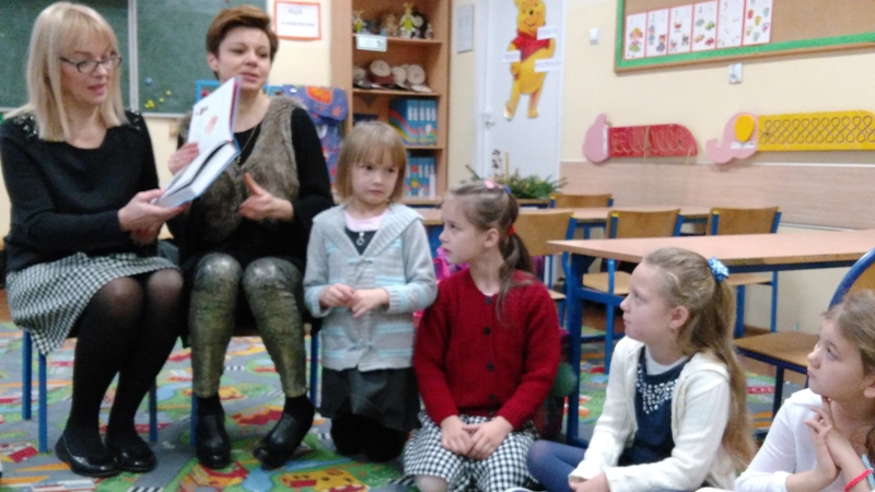 W ŚWIĄTECZNYM KLIMACIE U PIERWSZAKÓW 