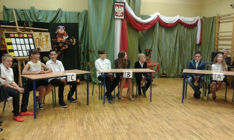 ŚLUBOWANIE UCZNIÓW KLAS I GIMNAZJUM 