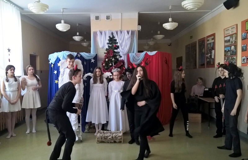 APEL PODSUMOWUJĄCY I SEMESTR W GIMNAZJUM