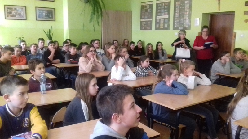 SPOTKANIE UCZNIÓW ZPRACOWNIKAMI POWIATOWEJ STACJI SANITARNO-EPIDEMIOLOGICZNEJ W BUSKU-ZDROJU