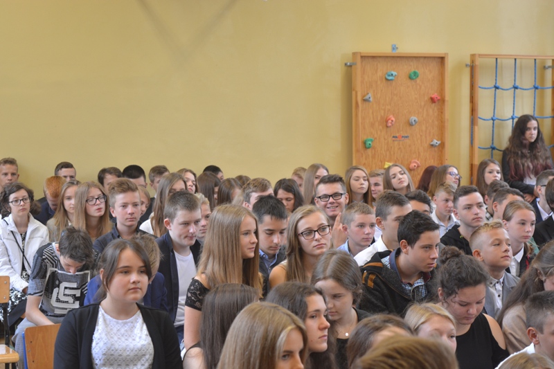 UROCZYSTE ROZPOCZĘCIE ROKU SZKOLNEGO W GIMNAZJUM