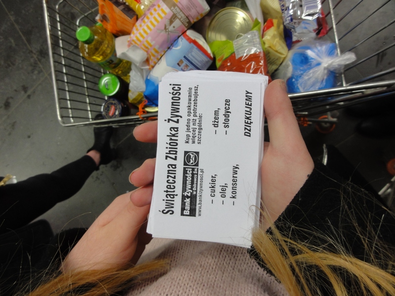 WIELKANOCNA ZBIÓRKA ŻYWNOŚCI 