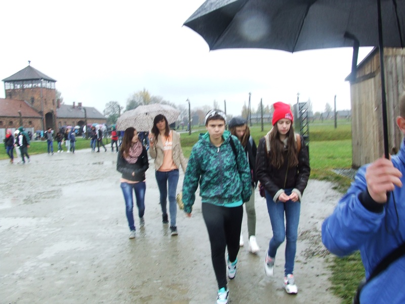 Uczniowie klas 3b i 3d na wycieczce w Oświęcimiu