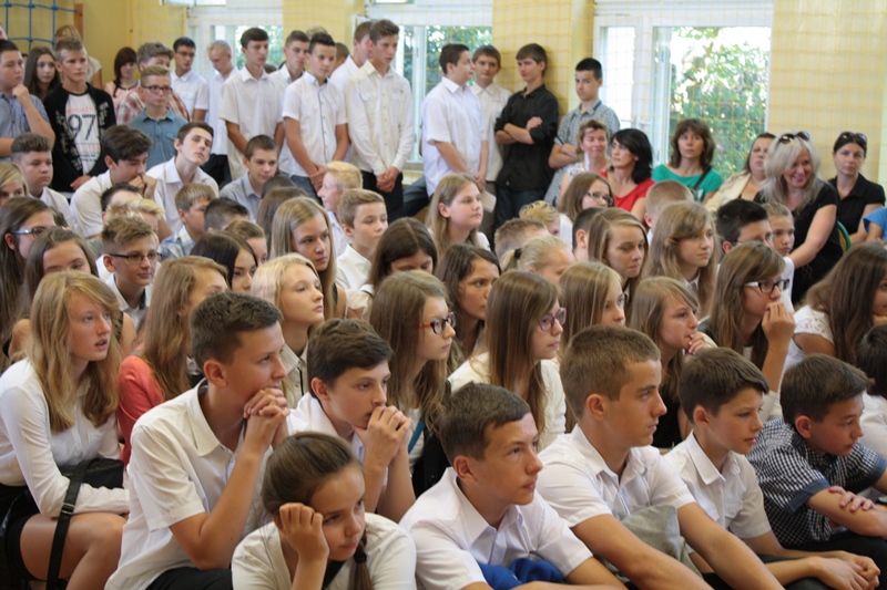 UROCZYSTE ROZPOCZĘCIE ROKU SZKOLNEGO 2015/2016 W GIMNAZJUM