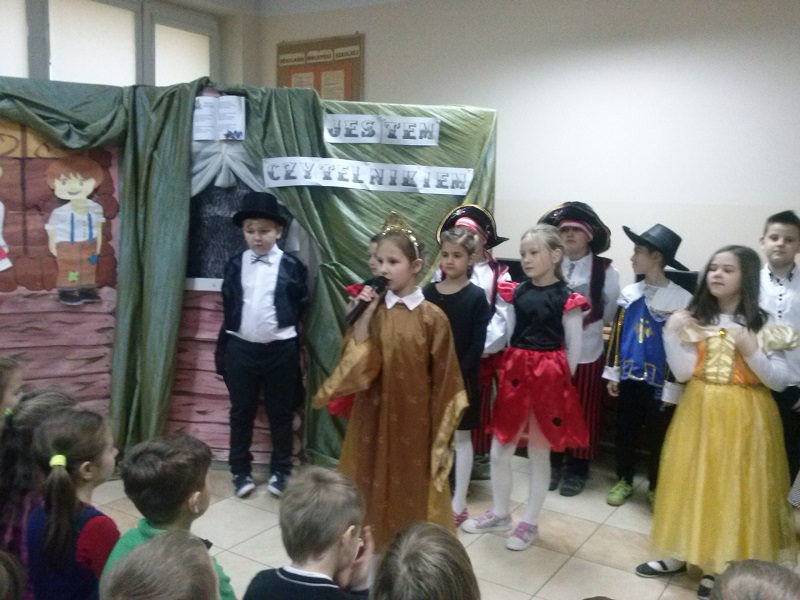 Pasowanie uczniów klas I na czytelnika
