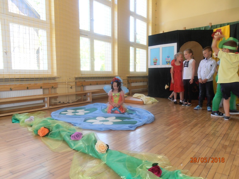 DZIEŃ MAMY I TATY WŚRÓD PIERWSZAKÓW