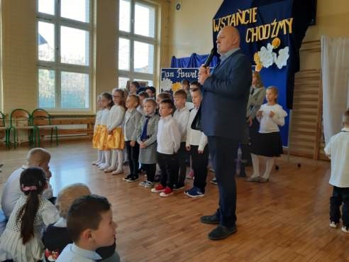“Wstańcie, chodźmy!” 