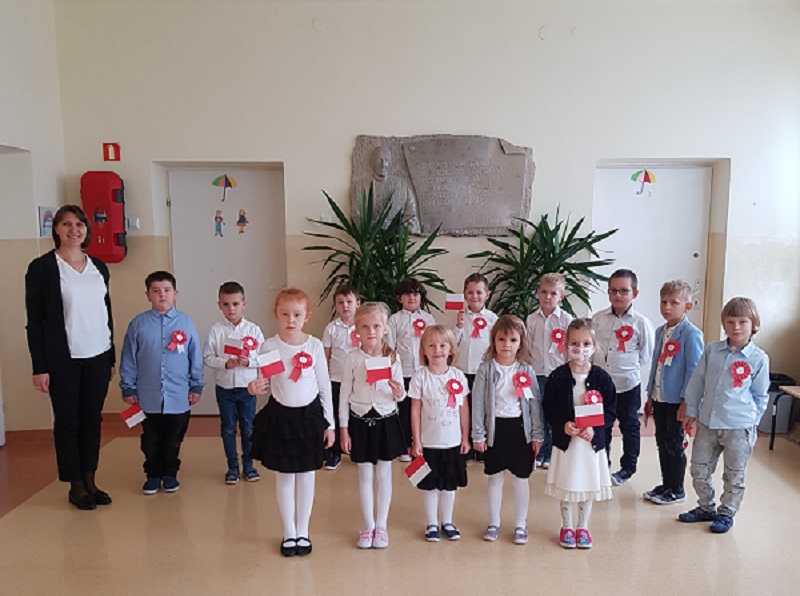 #Szkoła Do Hymnu