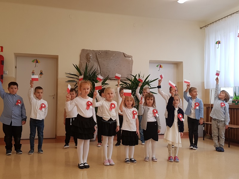 #Szkoła Do Hymnu