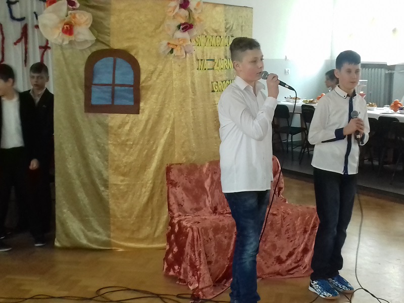 Występ uczniów w OSP w Zbludowicach