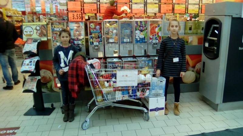 Akcja pomocy świątecznej Szkolnego Koła PCK