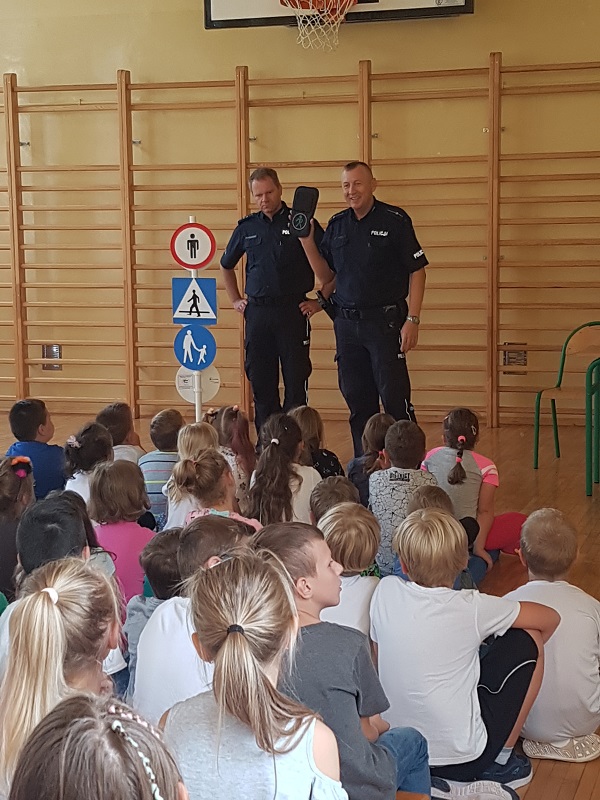 Spotkania uczniów z policjantami 
